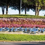 Apartman Comfy Flat With Garden And Pool