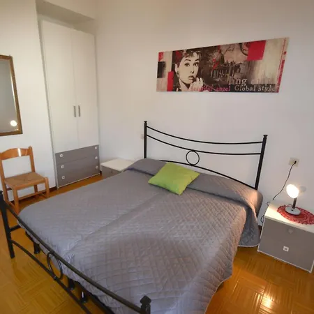 Comfy Flat With Garden And Pool *