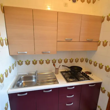 Διαμέρισμα Comfy Flat With Garden And Pool *
