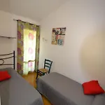 Appartamento Comfy Flat With Garden And Pool