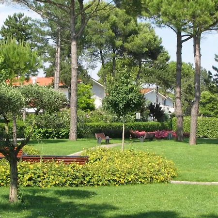 Comfy Flat With Garden And Pool ביביונה