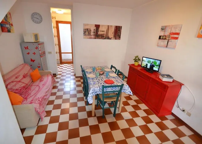 Comfy Flat With Garden And Pool Apartman Bibione