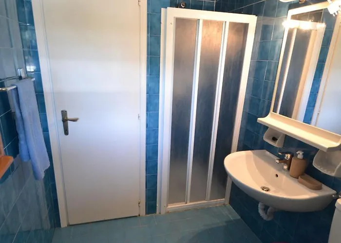 Apartman Comfy Flat With Garden And Pool